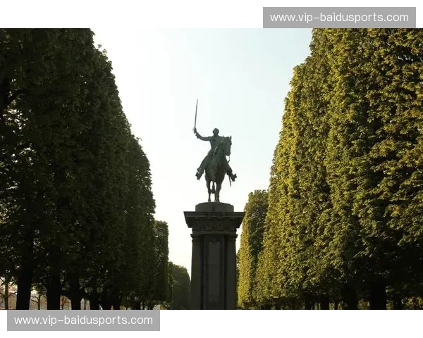 绿茵场上的山河对垒：法兰西的浪漫想象与瑞士的精密奇迹